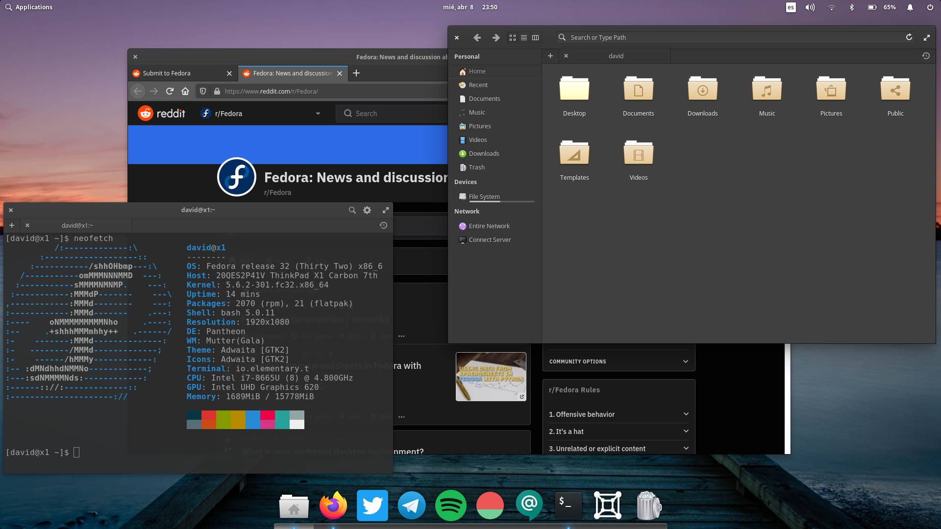 Linux Fedora z włączonym motywem zbliżonym do MacOS.