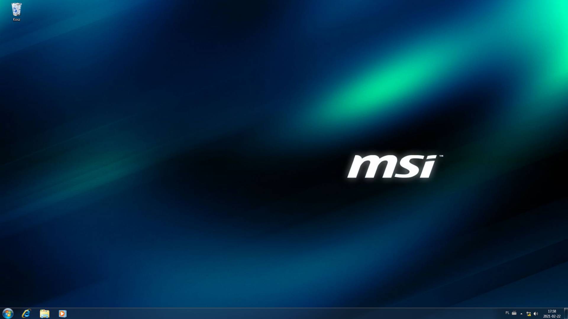 System Windows 7 w wersji OEM (MSI) zainstalowany z płyty.