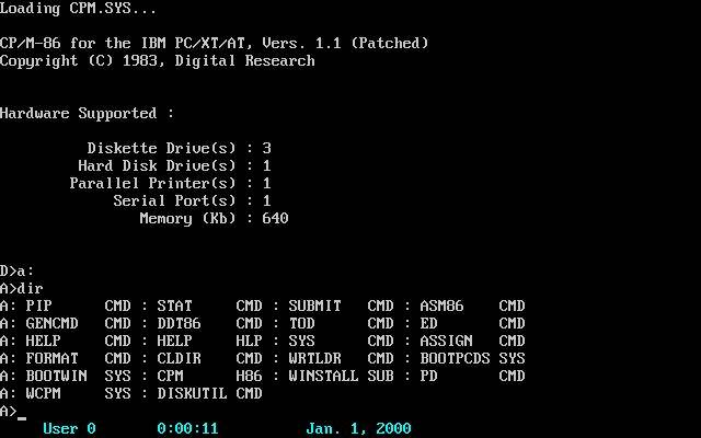 Uruchomiony zestaw kilku komend DOS-owych w systemie IBM DOS.
