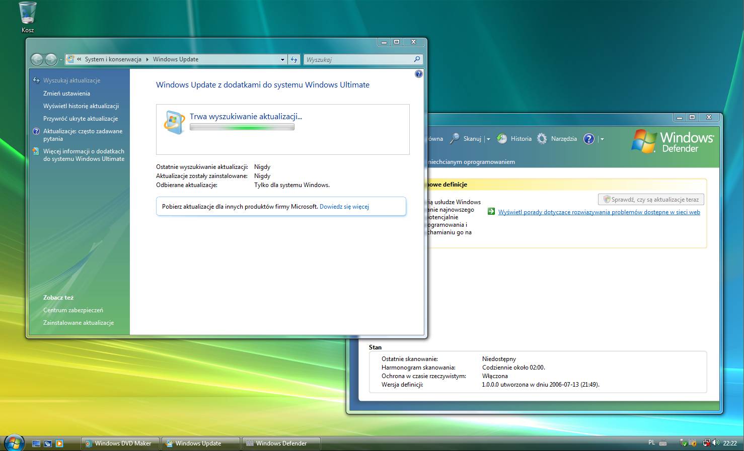 Wbudowany klient aktualizacji oraz skaner antyszpiegowski- Windows Defender. Na zdjęciu widoczne także przeprojektowany Panel Sterowania.